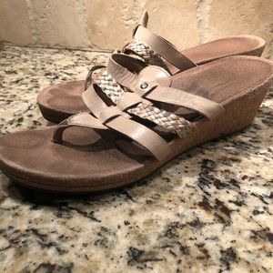 UGG Sandals Maddie Wedges Size 10